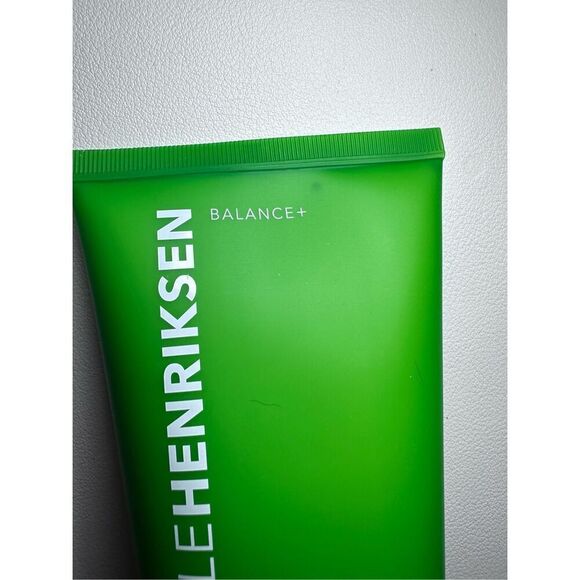 OLEHENRIKSEN Daily D-Clog Pore-Clearing Cleanser - Picture 4 of 4